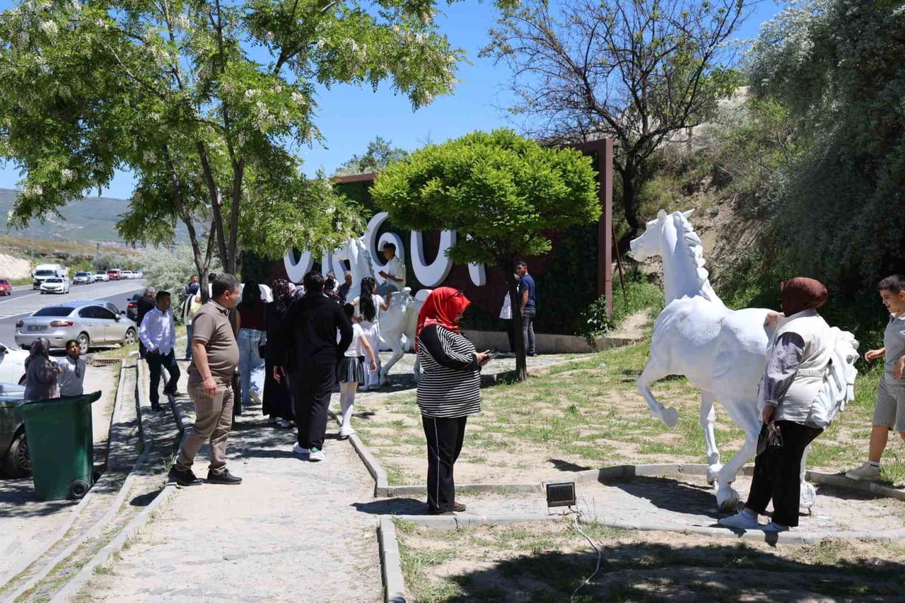 KURBAN BAYRAMI TATİLİNDE KAPADOKYA BÖLGESİ YERLİ VE YABANCI TURİSTLERİN AKININA UĞRADI