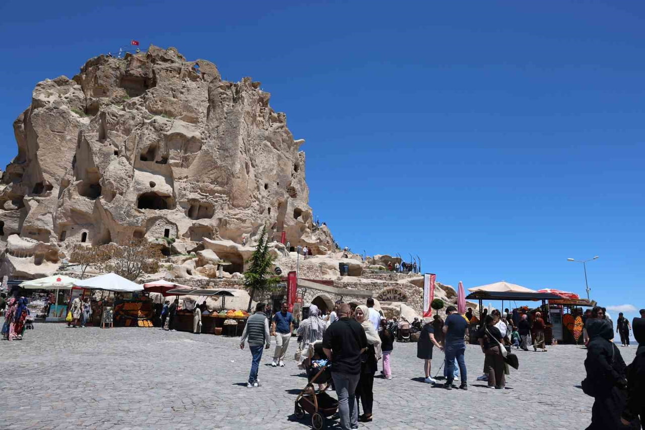 KURBAN BAYRAMI TATİLİNDE KAPADOKYA BÖLGESİ YERLİ VE YABANCI TURİSTLERİN AKININA UĞRADI