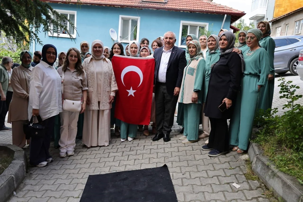 KURSİYERLERİN YIL BOYUNCA HAZIRLADIĞI ÇALIŞMALAR, DÜZENLENEN YIL SONU SERGİLERİYLE VATANDAŞLARIN...