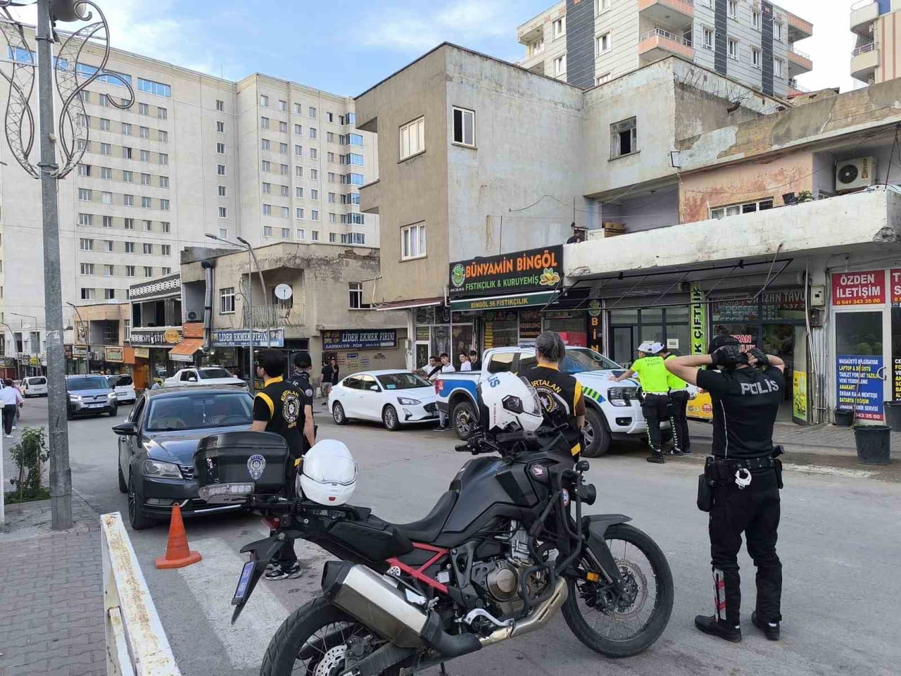 KURTALAN’DA YAZ UYGULAMASI 20 MOTOSİKLET YEDİEMİNE ÇEKİLDİ, 60 ARACA CEZA KESİLDİ