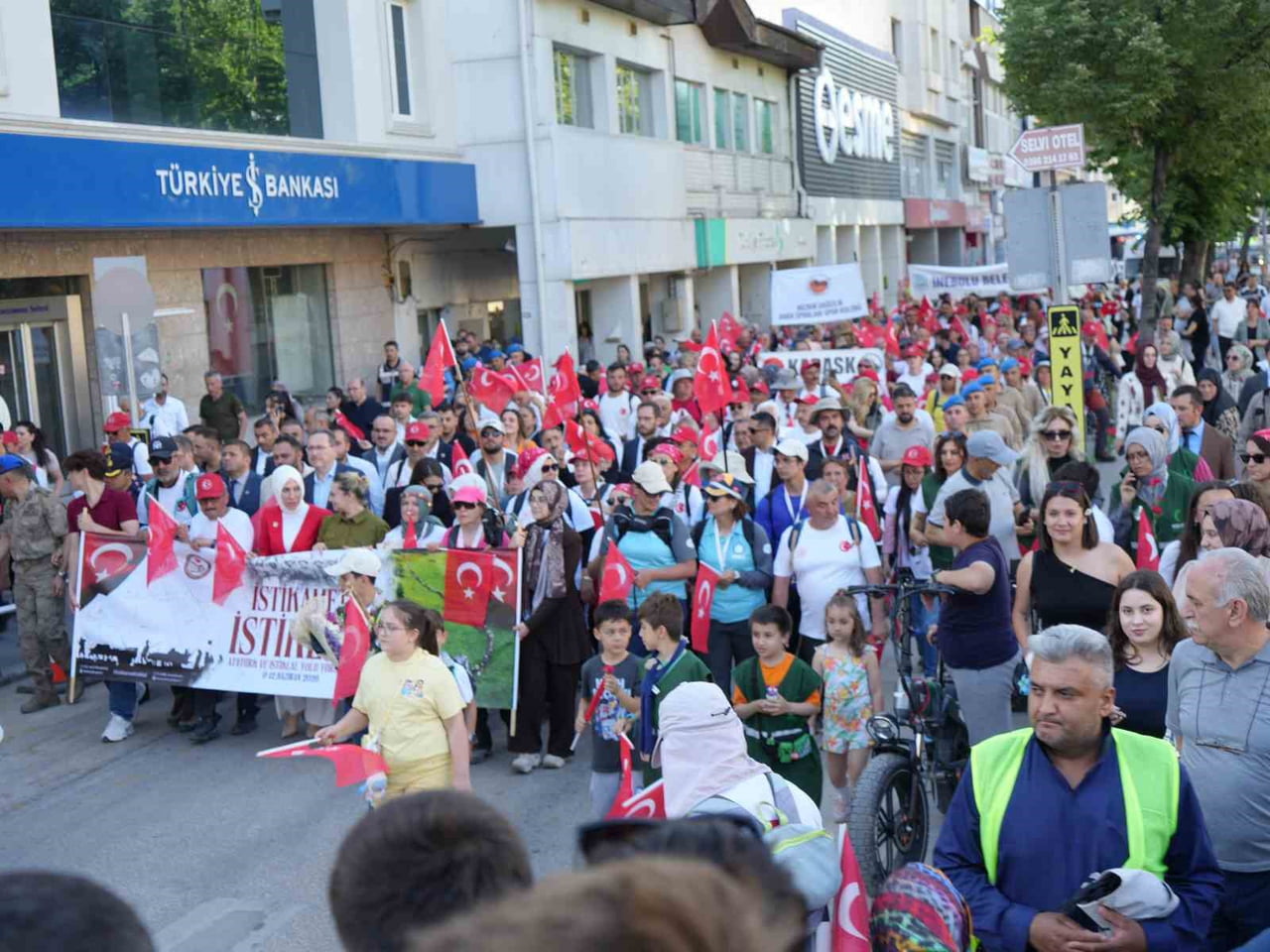 KURTULUŞ SAVAŞI'NDA İNEBOLU LİMANI'NA GELEN SİLAH VE CEPHANENİN ANADOLU'YA SEVK EDİLDİĞİ 95...