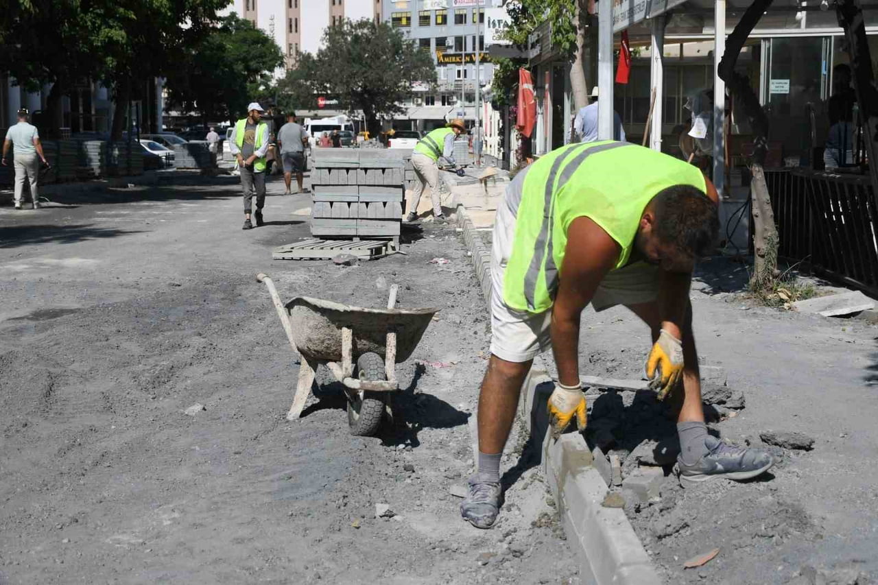 KUŞADASI BELEDİYESİ, KENT GENELİNDE ÜSTYAPI YATIRIMLARINA ARALIKSIZ DEVAM EDİYOR. BU KAPSAMDA...