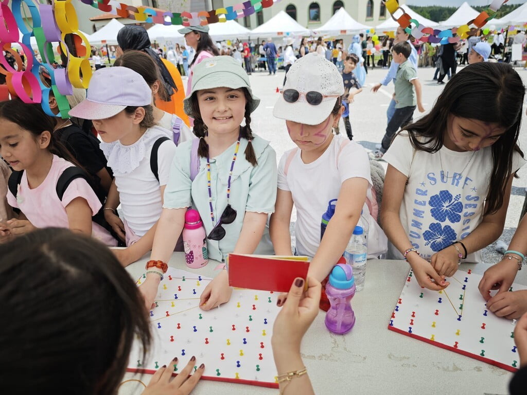 KÜTAHYA'DA ÇOCUK ŞENLİĞİ COŞKUSU