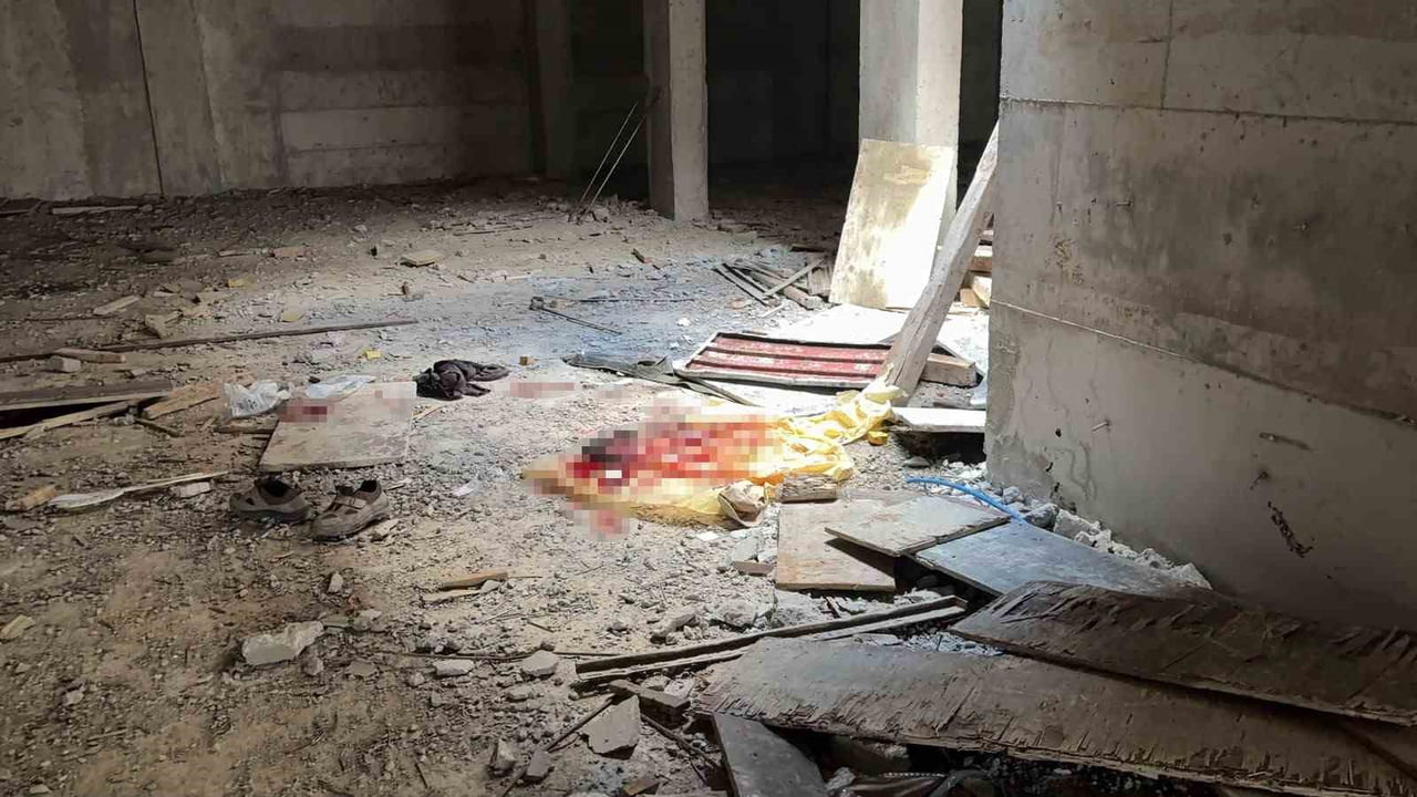 KÜTAHYA'DA İNŞAATTA İSKELE ÇÖKTÜ: 4 İŞÇİ YARALANDI