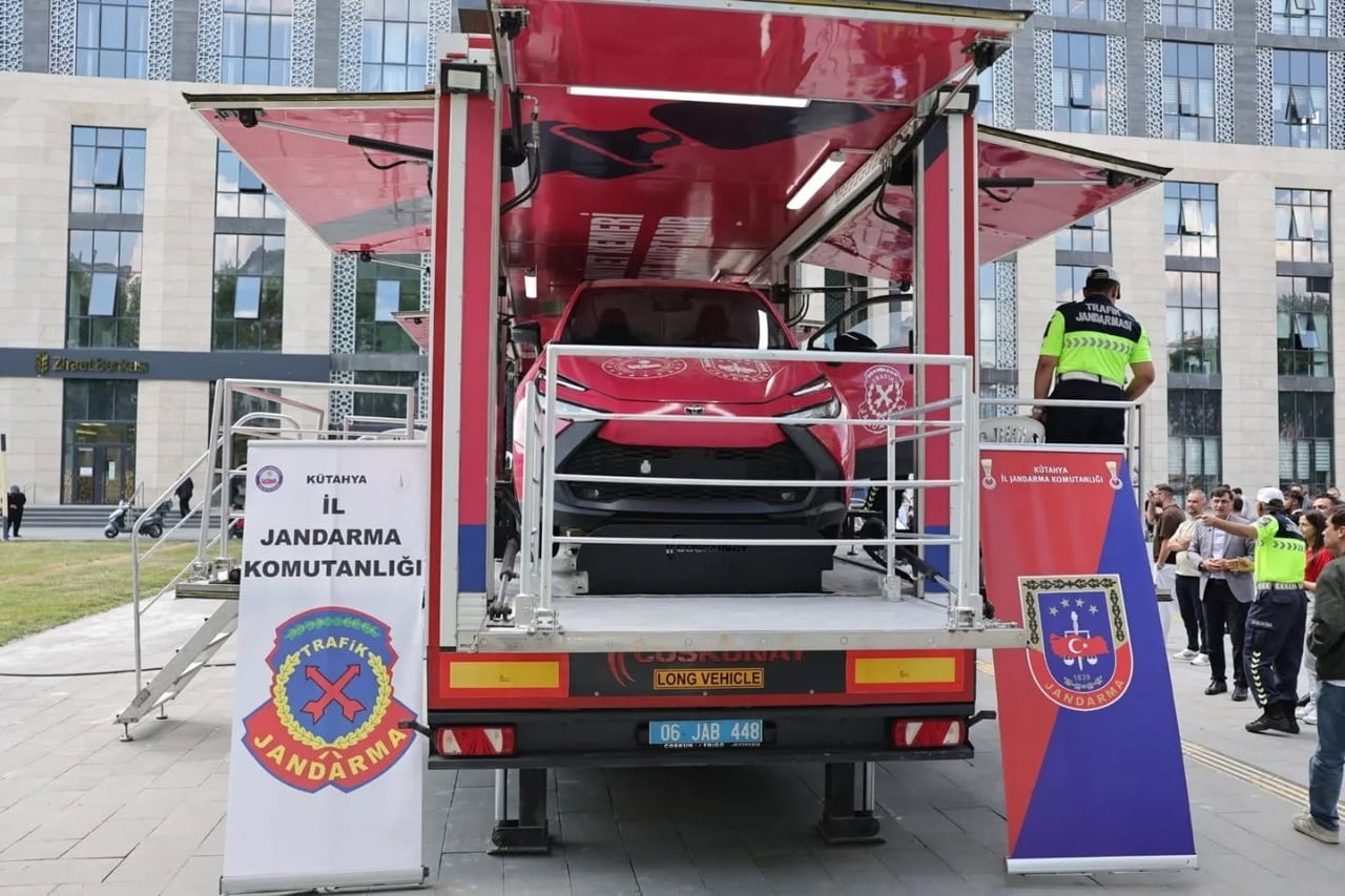 KÜTAHYA'DA JANDARMA’NIN 187. YILINA ÖZEL TRAFİK GÜVENLİĞİ ETKİNLİĞİ İLGİ GÖRDÜ