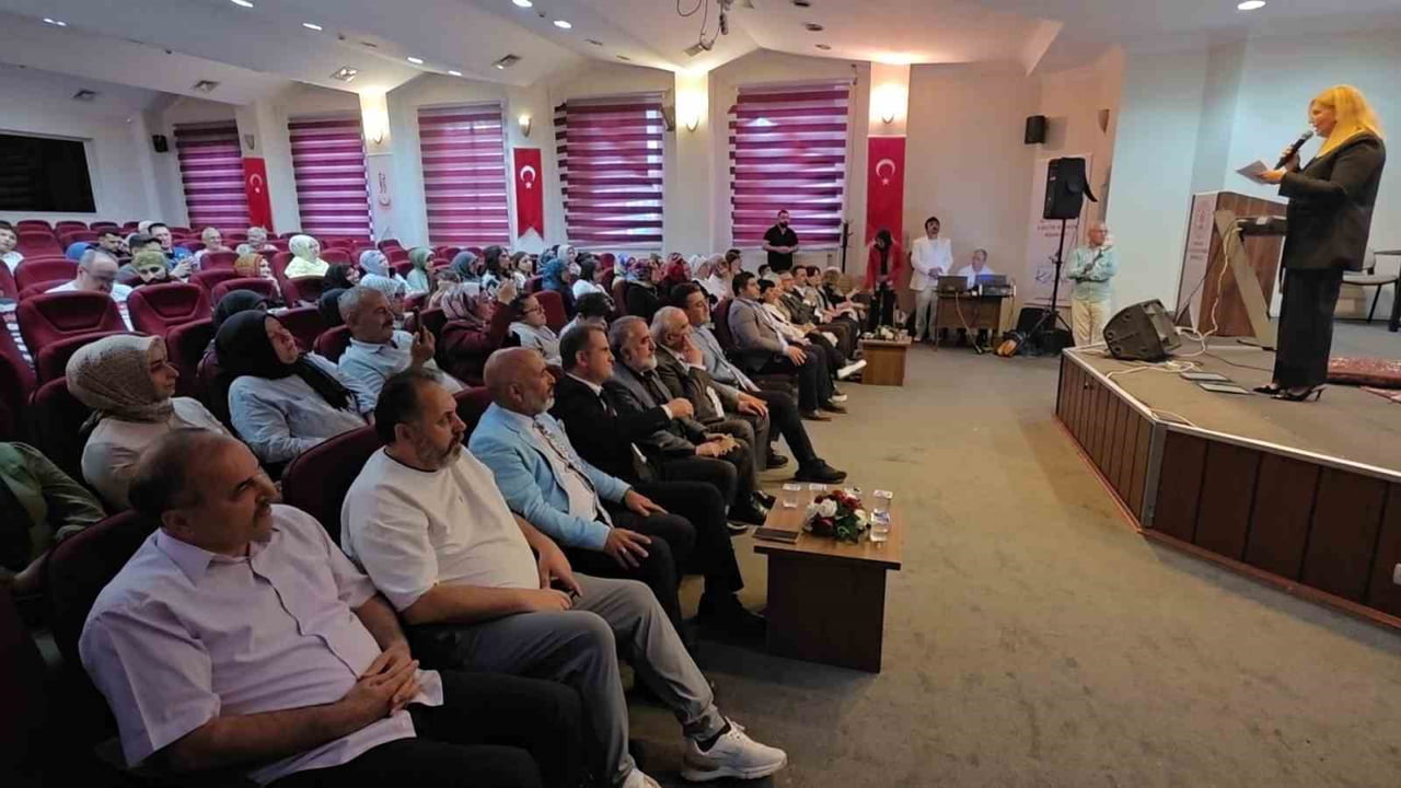 KÜTAHYA'DA, KÜLTÜR VE TURİZM İL MÜDÜRLÜĞÜ İLE BİYONİK KULAKLI İŞİTME ENGELLİLER DERNEĞİ İŞ...