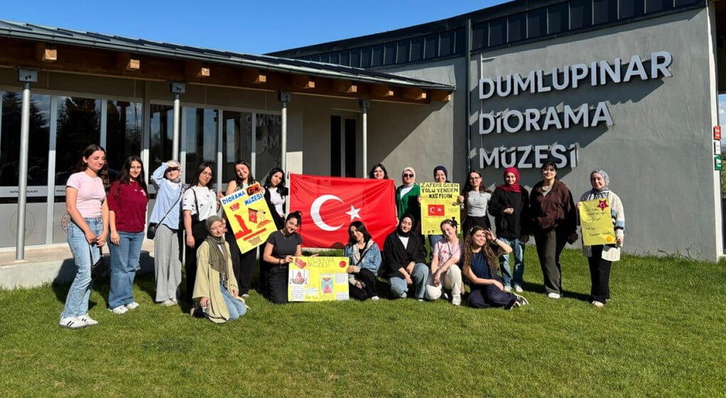 KÜTAHYA'DA "ZAFERİN İÇİNDE BİR GÜN" ETKİNLİĞİ