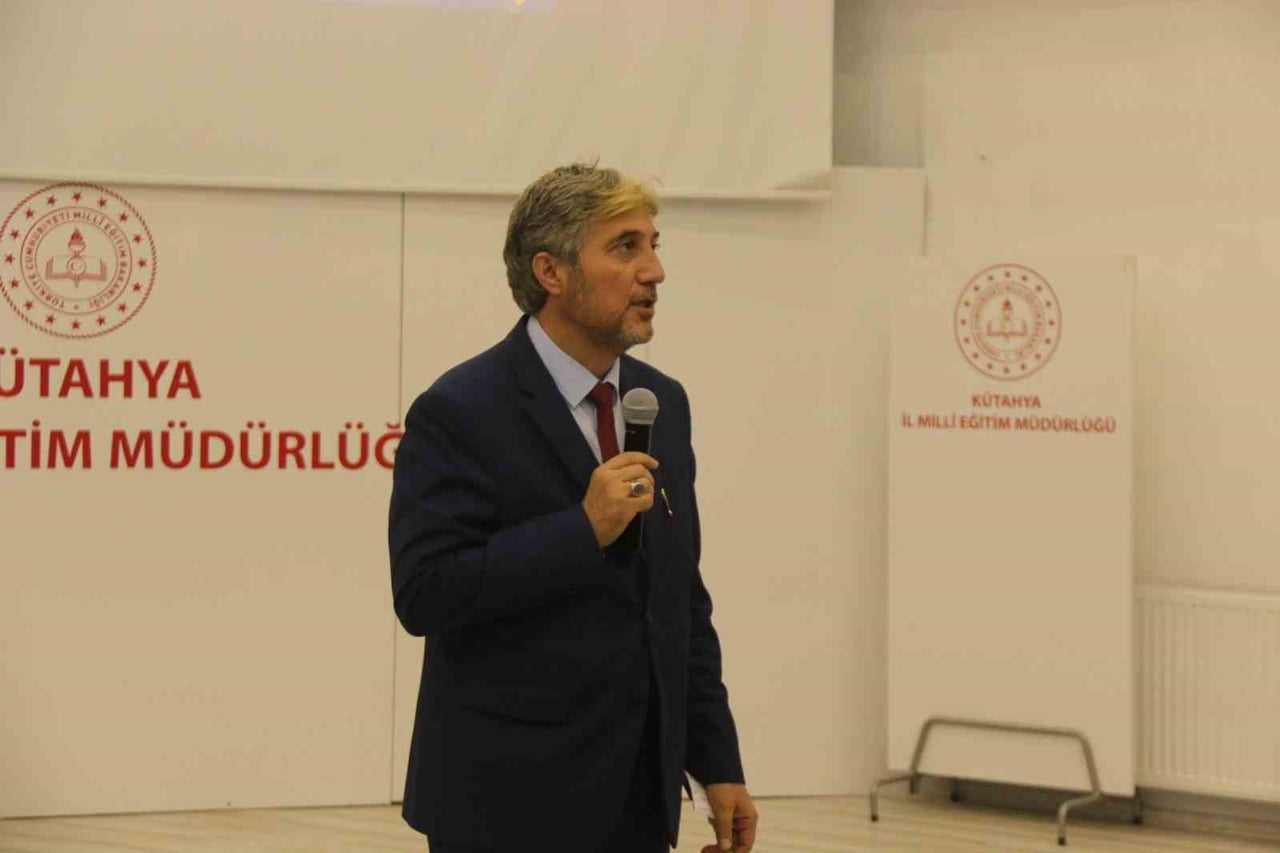 KÜTAHYA'DA SENE SONU REHBER ÖĞRETMENLER TOPLANTISI DÜZENLENDİ