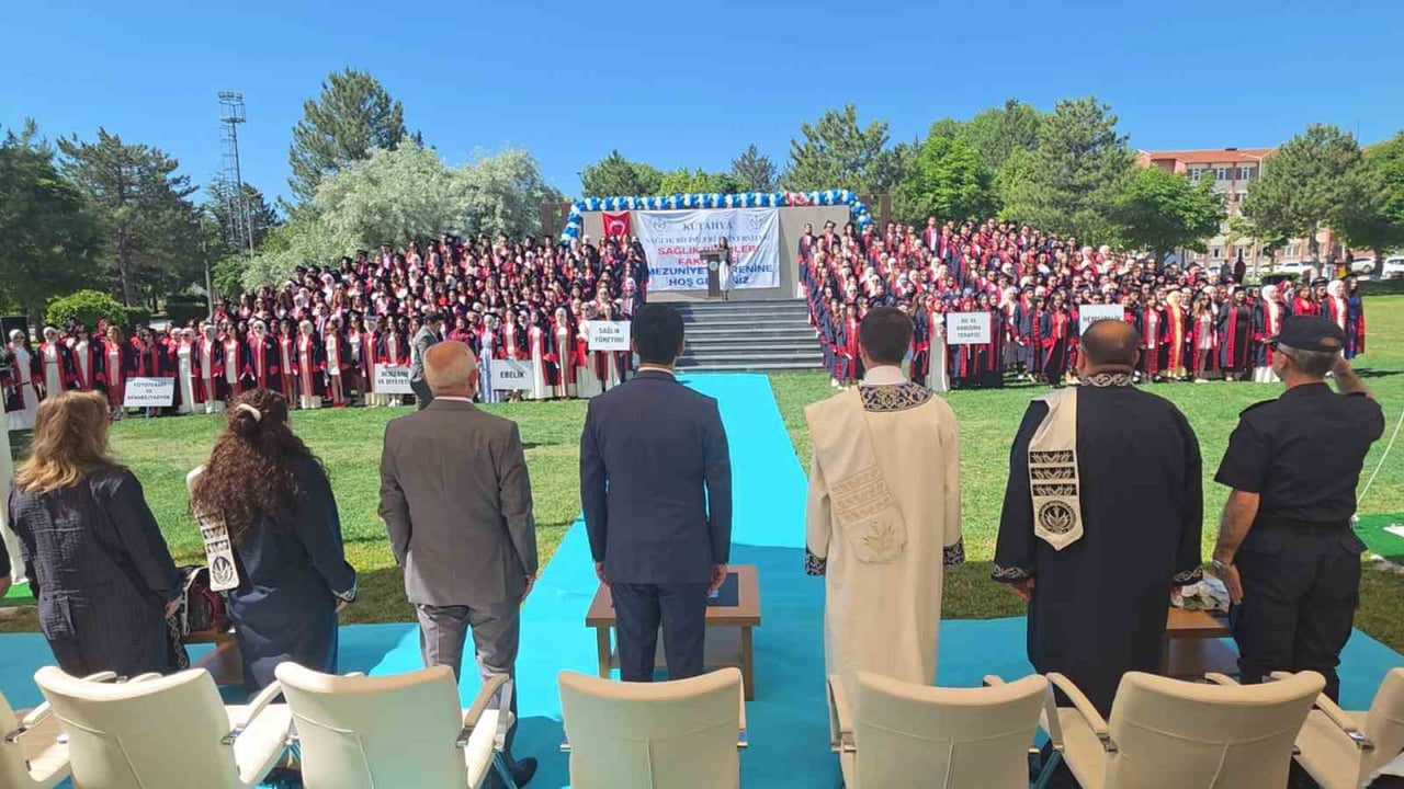 KÜTAHYA'DAN SAĞLIK ORDUSUNA 541 YENİ MEZUN