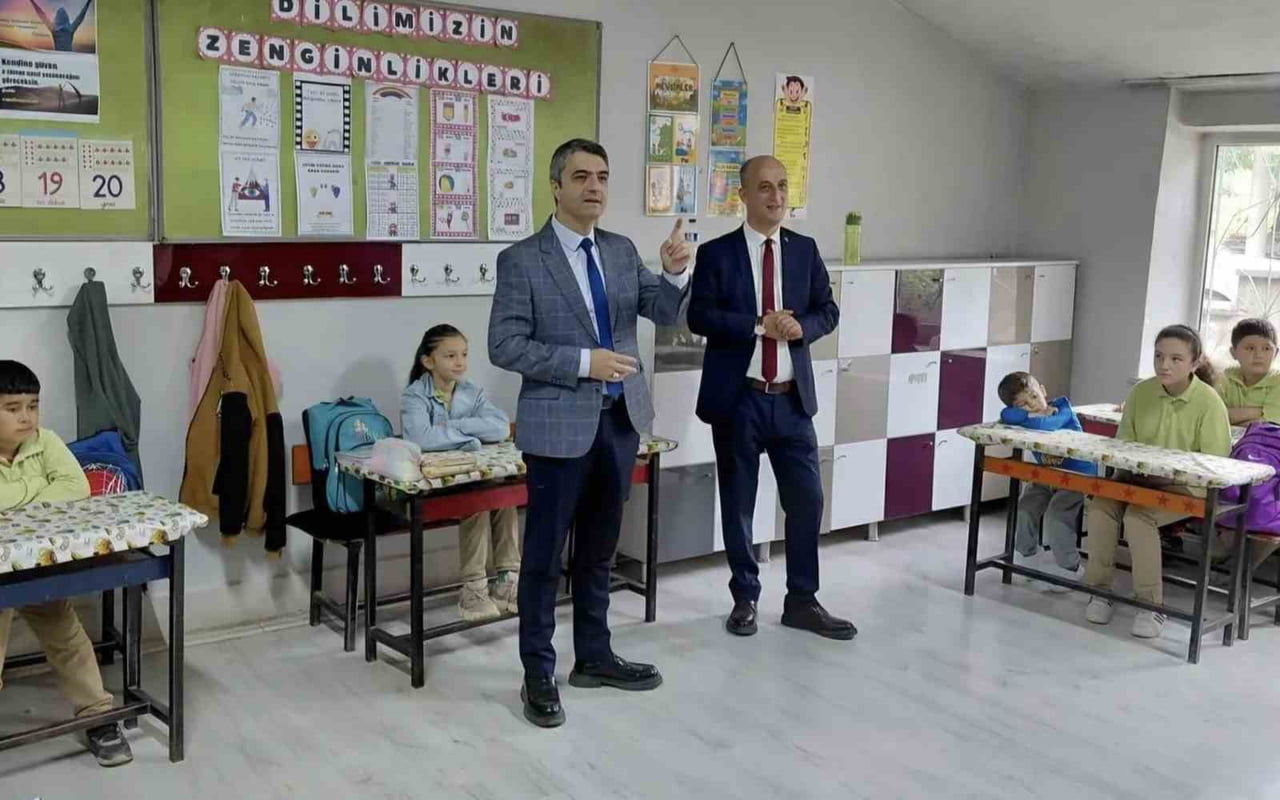 KÜTAHYA ASE SOSYAL BİLİMLER LİSESİ’NDEN GÜLDÜREN KÖYÜ OKULUNA ANLAMLI ZİYARET