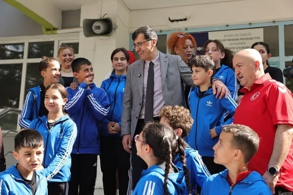 KÜTAHYA BELEDİYE BAŞKANI EYÜP KAHVECİ, GELECEĞİN SPORCULARININ YETİŞTİRİLDİĞİ KÜTAHYA SPOR...
