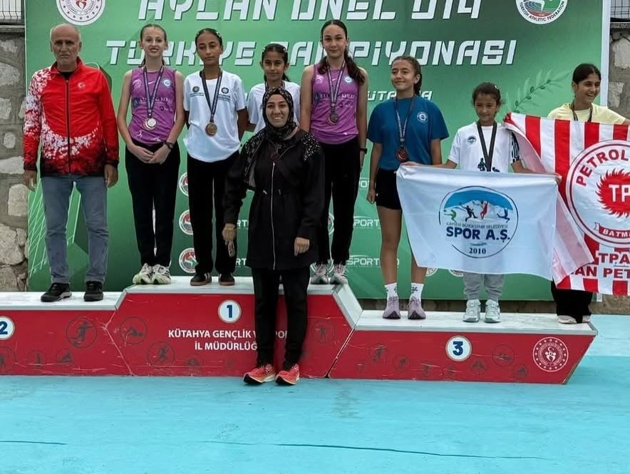 KÜTAHYA’DA DÜZENLENEN AYCAN ÖNEL U14 TÜRKİYE ŞAMPİYONASI’NDA MÜCADELE EDEN KAYSERİ BÜYÜKŞEHİR...