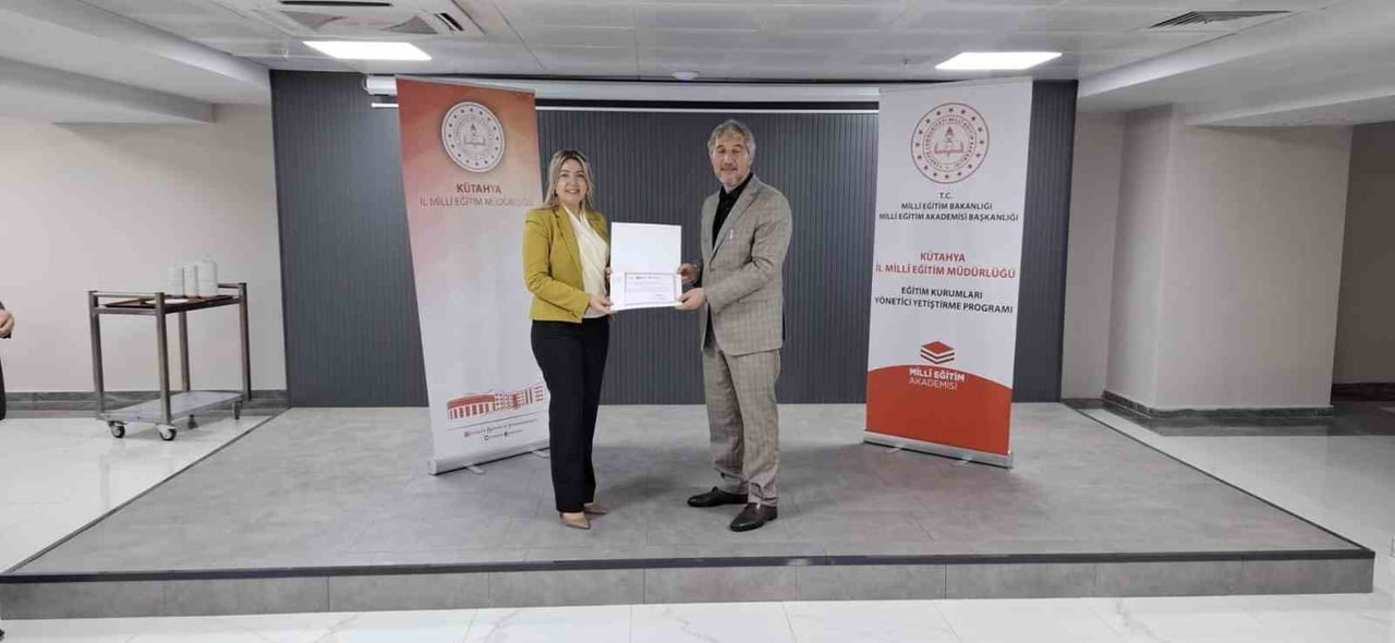 KÜTAHYA’DA EĞİTİM KURUMLARI YÖNETİCİ YETİŞTİRME PROGRAMI TAMAMLANDI