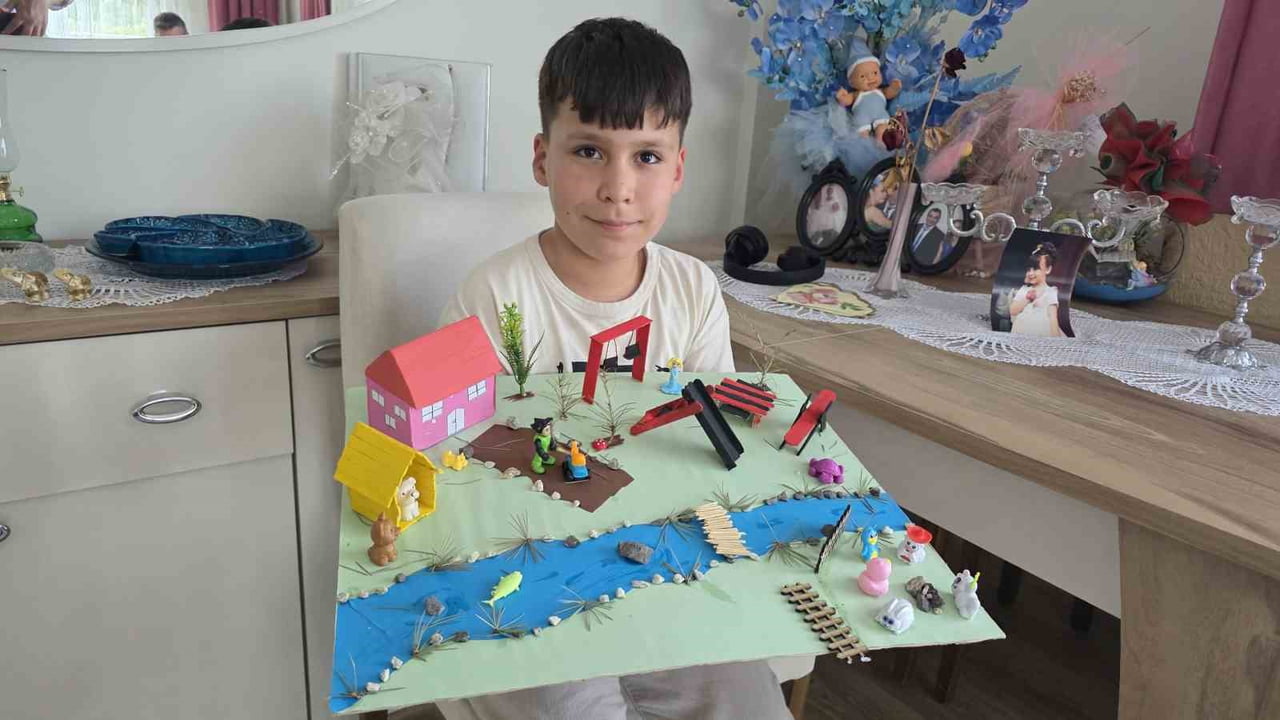KÜTAHYA EMİNE ARIOĞUL İLKÖĞRETİM OKULU 3. SINIF ÖĞRENCİSİ GÖKTUĞ OKAYAY, "DOĞAL YAŞAM" TEMALI...