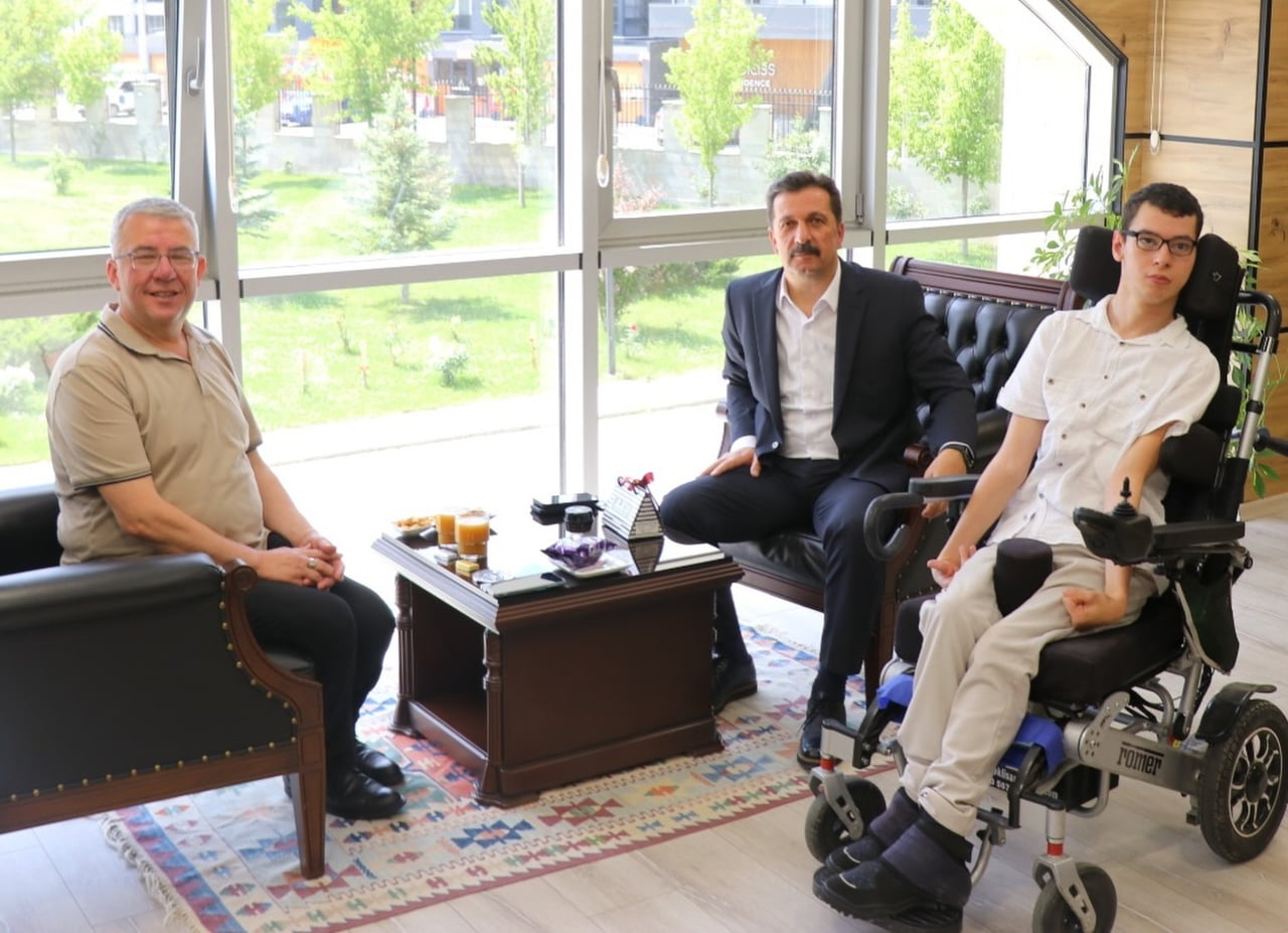 KÜTAHYA İL EMNİYET MÜDÜRLÜĞÜ, ÖZEL BİREYLERE YÖNELİK FARKINDALIK VE TOPLUMSAL DAYANIŞMAYI...
