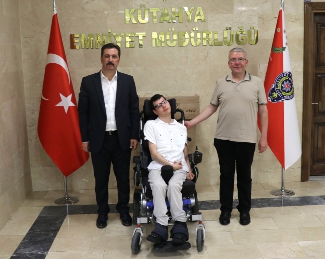 KÜTAHYA İL EMNİYET MÜDÜRLÜĞÜ, ÖZEL BİREYLERE YÖNELİK FARKINDALIK VE TOPLUMSAL DAYANIŞMAYI...