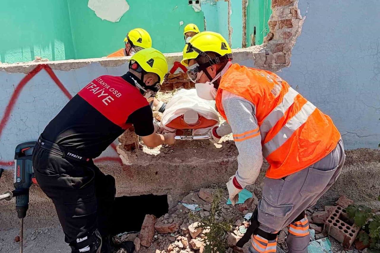 KÜTAHYA OSB ARAMA KURTARMA EKİBİ, AFAD TATBİKATINDA BAŞARIYLA GÖREV ALDI