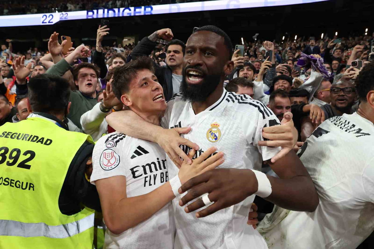 LA LİGA EKİPLERİNDEN REAL MADRİD, ALMAN DEFANS OYUNCUSU ANTONİO RÜDİGER'İN SÖZLEŞMESİNİN 2027...