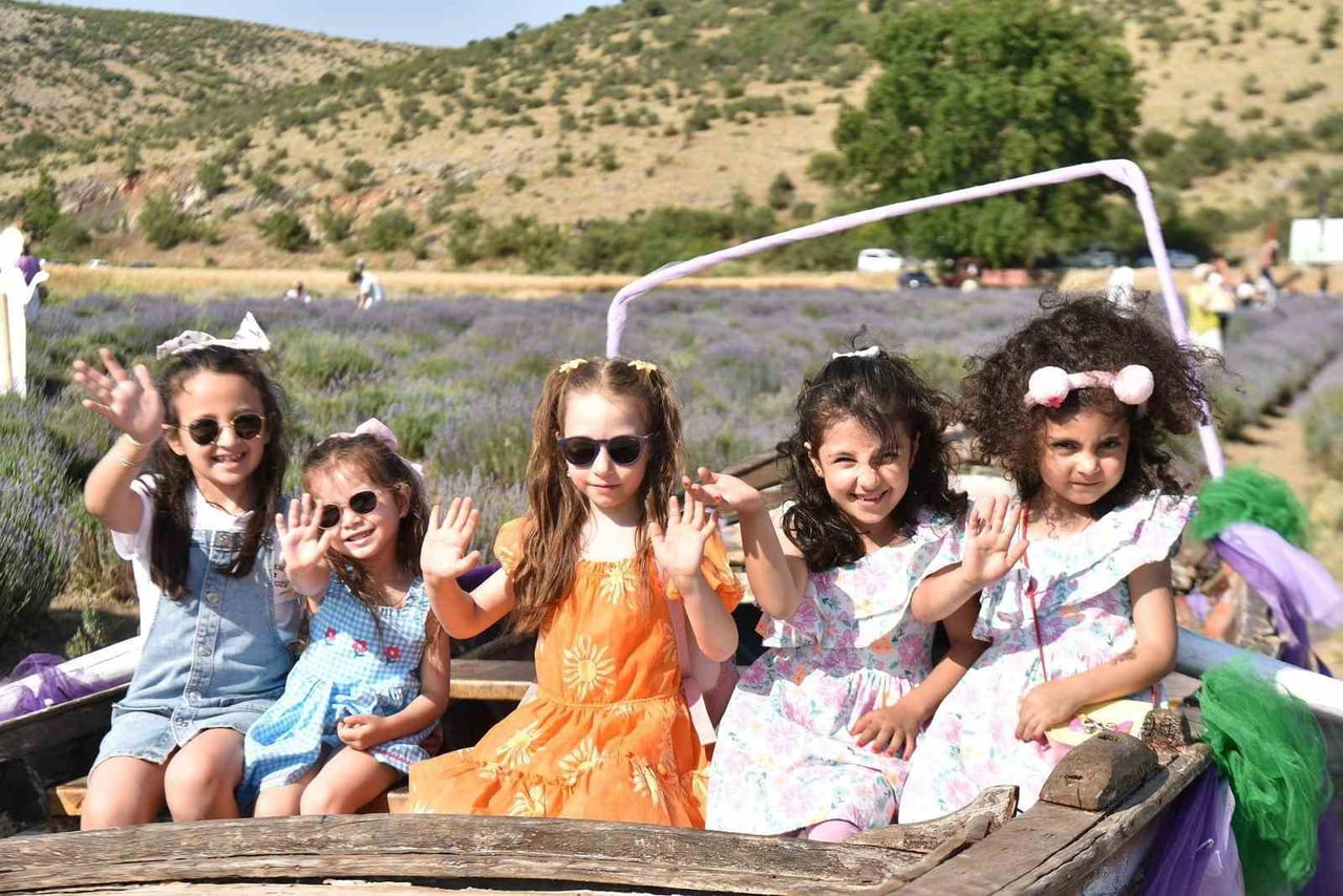 LAVANTANIN BÜYÜSÜ ALTIEYLÜL'DE YAŞANACAK