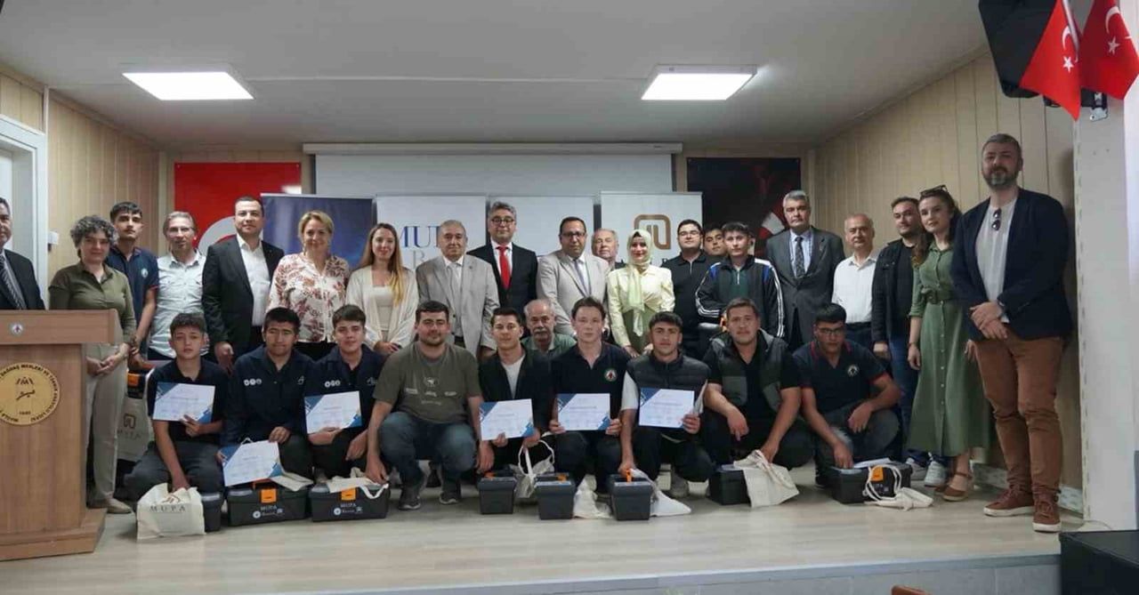 LİSE ÖĞRENCİLERİ MUSKİ SINIFI EĞİTİMİNİN İLK ETABINI TAMAMLADI