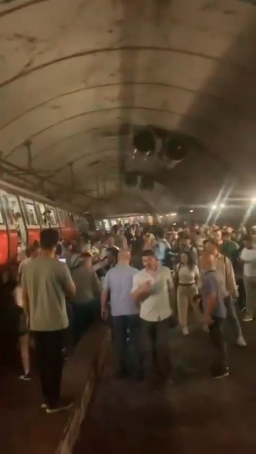 M4 KADIKÖY-SABİHA GÖKÇEN HAVALİMANI HATTINDA SEFER YAPAN METRO, BOSTANCI İSTASYONU’NDA RAYDAN...