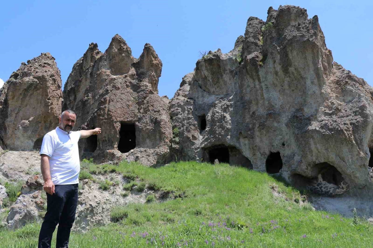MAHALLE SAKİNLERİNDEN SELÇUK VURAL, TARİHİ YAPININ KORUNMASI GEREKTİĞİNİ BELİRTTİ