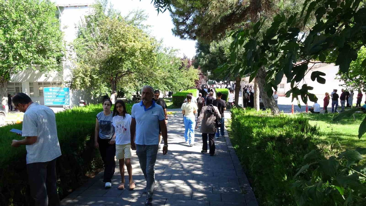 MALATYA'DA YKS HEYECANI BAŞLADI