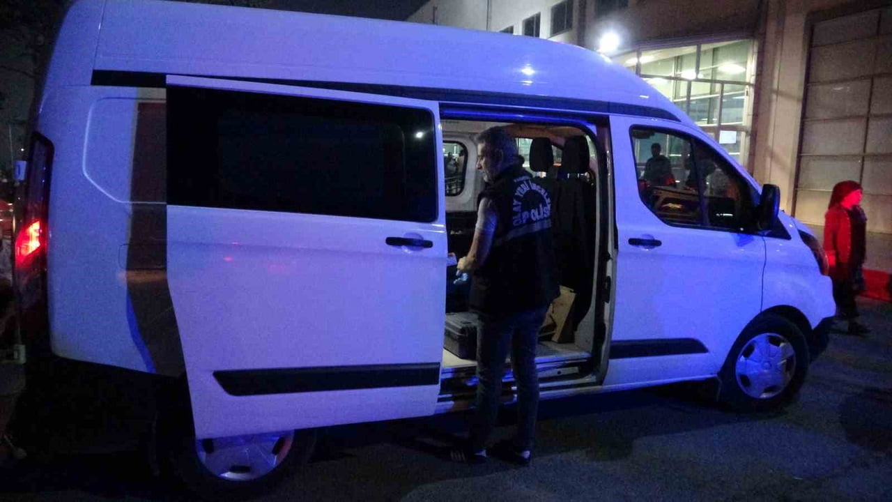 MALATYA'NIN YEŞİLYURT İLÇESİNDE DİNİ NİKAHLI EŞİ EYLEM YEŞİLKAYA'YI BIÇAKLAYARAK ÖLDÜREN SANIK...