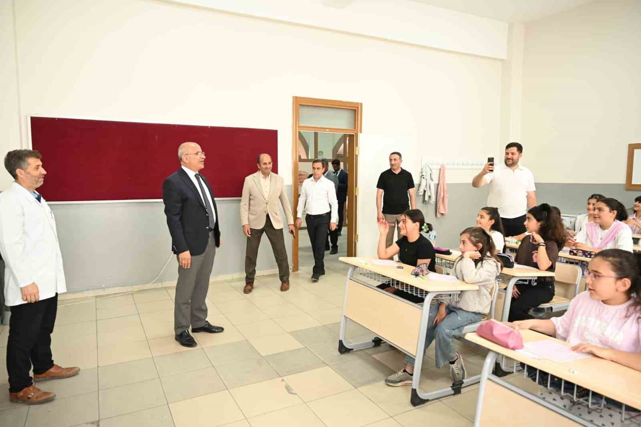 MALATYA BÜYÜKŞEHİR BELEDİYESİ EĞİTİMDE FIRSAT EŞİTLİĞİ SAĞLIYOR