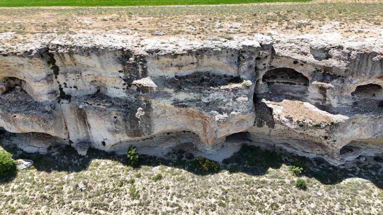 MALATYA’DA ANADOLU’NUN EN ESKİ RESİMLİ MAĞARASI BULUNDU