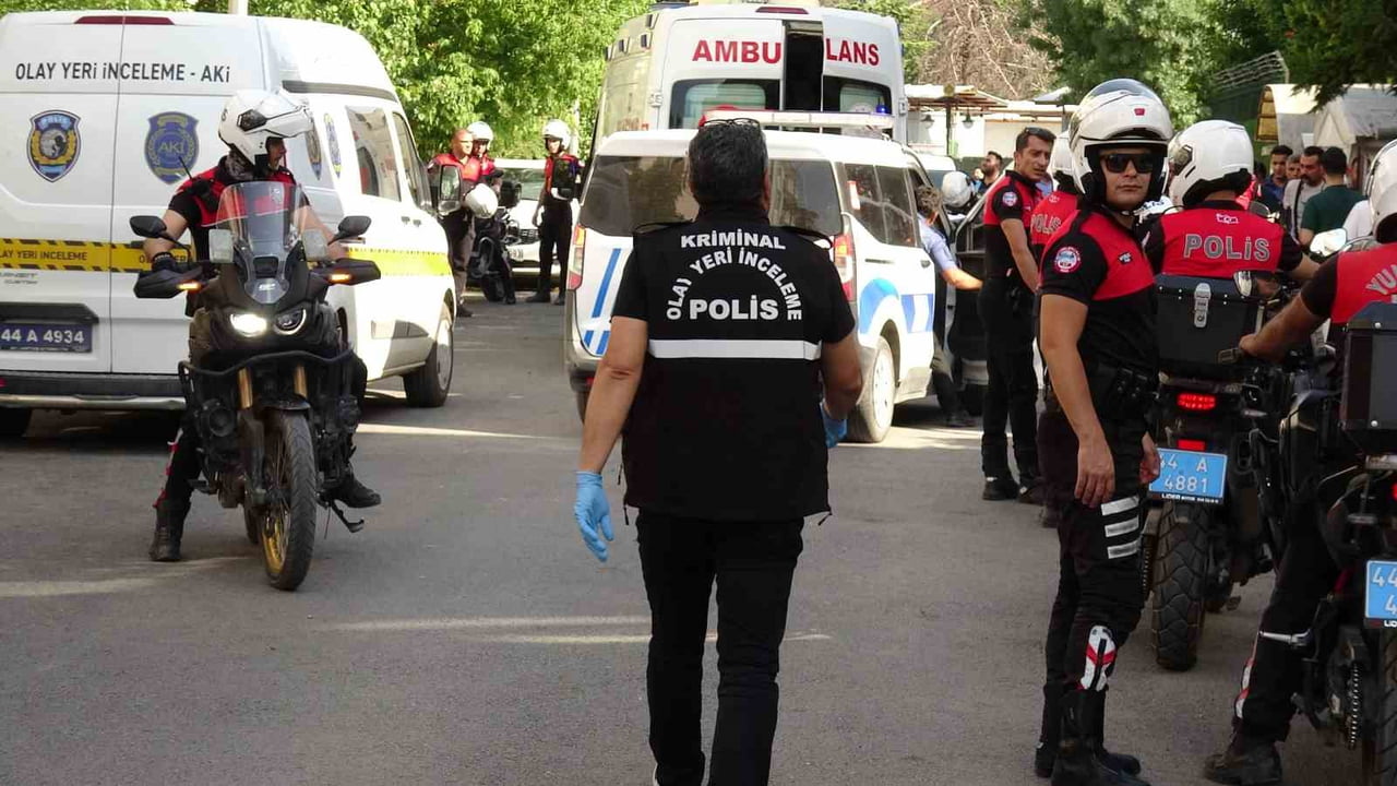 MALATYA’DA BABA CİNNETİ: 2 ÖLÜ 2 YARALI