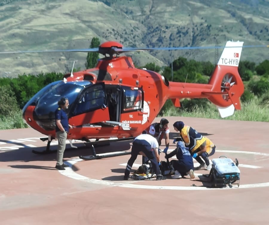MALATYA’DA YARALANAN VATANDAŞ HAVA AMBULANSIYLA HASTANEYE SEVK EDİLDİ