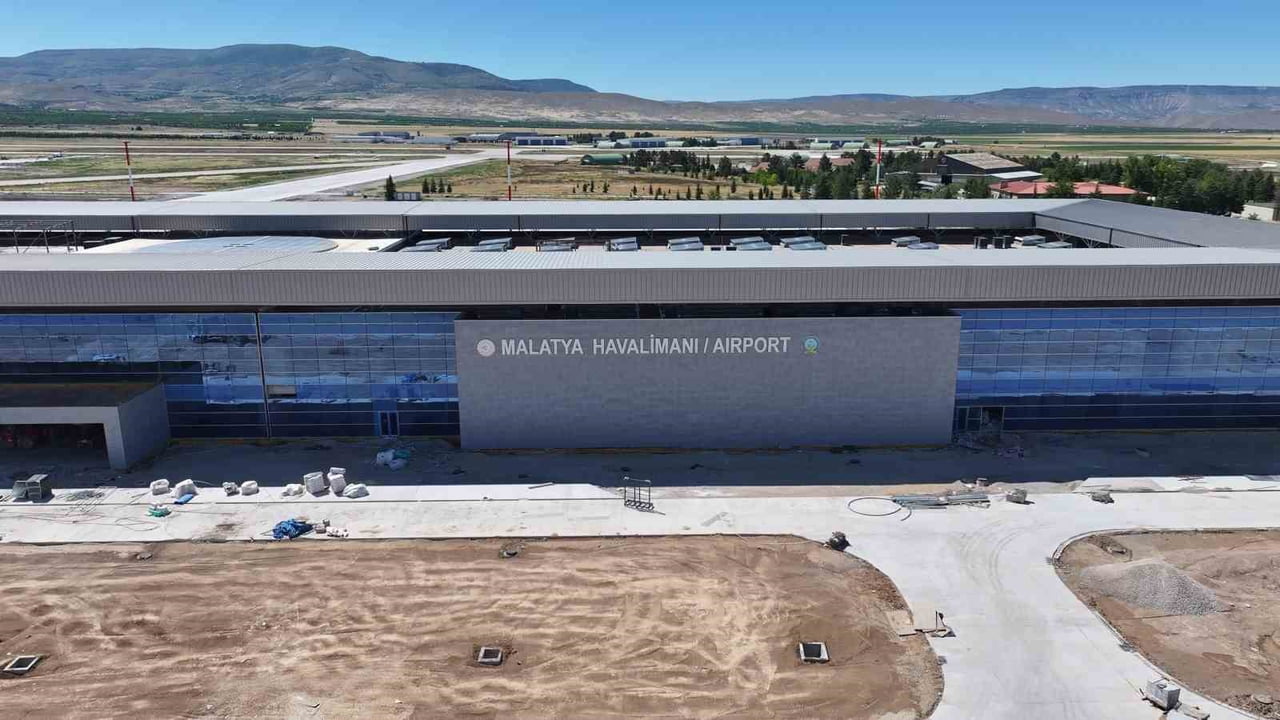MALATYA HAVALİMANI TERMİNAL BİNASINDA SONA YAKLAŞILDI.