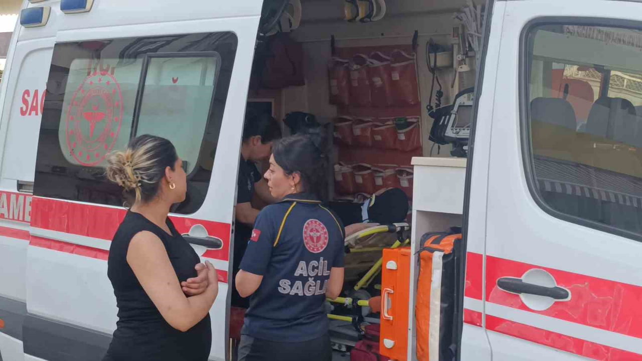 MANAVGAT İLÇESİNDE İKİ OTOMOBİLİN ÇARPIŞMASI SONUCU MEYDANA GELEN TRAFİK KAZASINDA 1 KİŞİ...