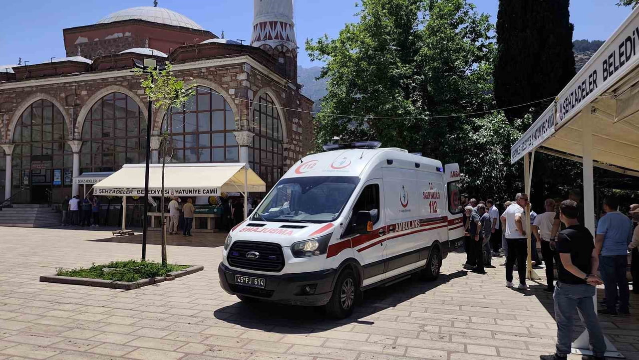 MANİSA'DA KALP KRİZİ SONUCU HAYATINI KAYBEDEN MANİSA İL MİLLİ EĞİTİMDEN EMEKLİ ŞUBE MÜDÜRÜ YAKUP...