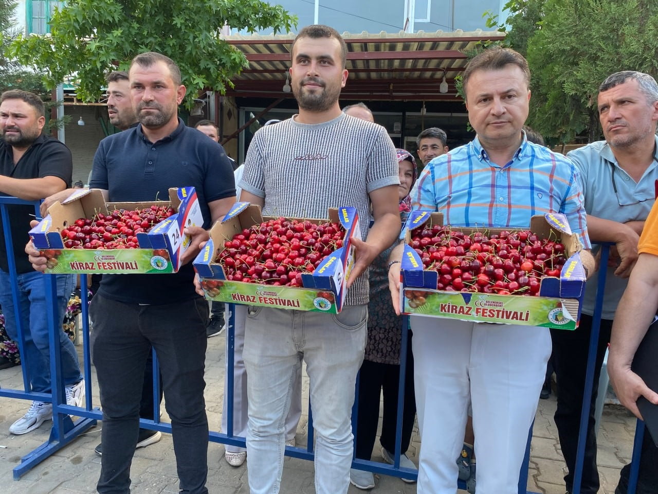 MANİSA'NIN ALAŞEHİR İLÇESİNDE DÜZENLENEN ULUDERBENT KİRAZ FESTİVALİ KAPSAMINDA GERÇEKLEŞTİRİLEN...