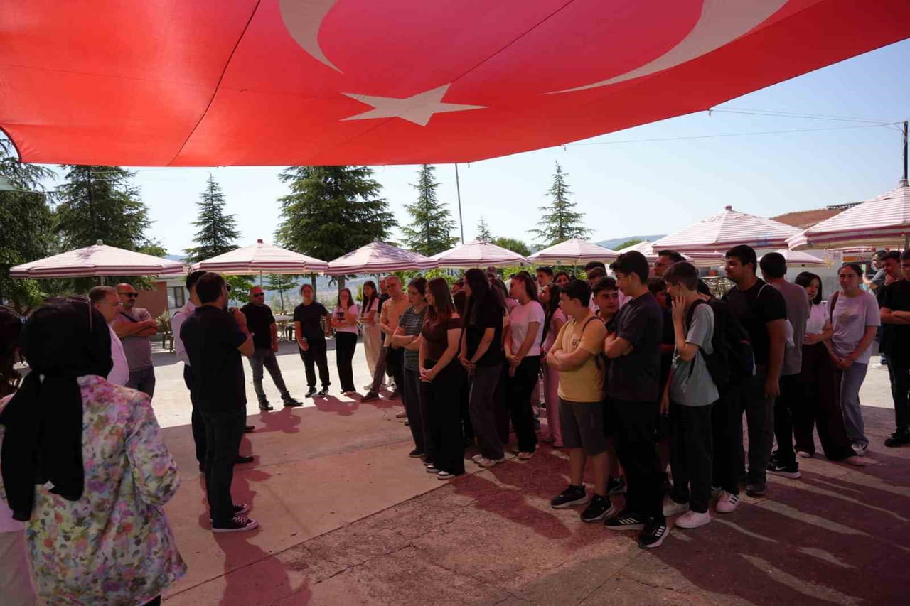 MANİSA'NIN GÖRDES İLÇESİNDE GÖRDES MESLEKİ VE TEKNİK ANADOLU LİSESİ TARAFINDAN DÜZENLENEN MESLEKİ...