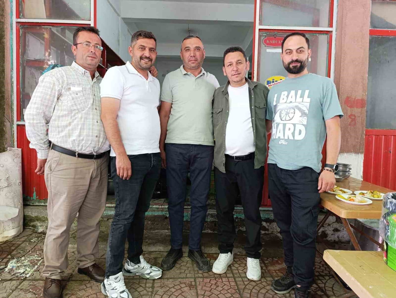 MANİSA'NIN GÖRDES İLÇESİNE BAĞLI KAYACIK MAHALLESİ'NDE DÜZENLENEN GELENEKSEL MAHALLE HAYRI...