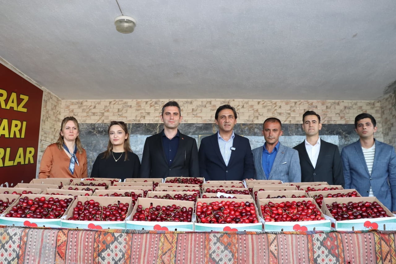 MANİSA'NIN SELENDİ İLÇESİNE BAĞLI PINARLAR MAHALLESİ'NDE 25'İNCİSİ DÜZENLENEN GELENEKSEL KİRAZ...