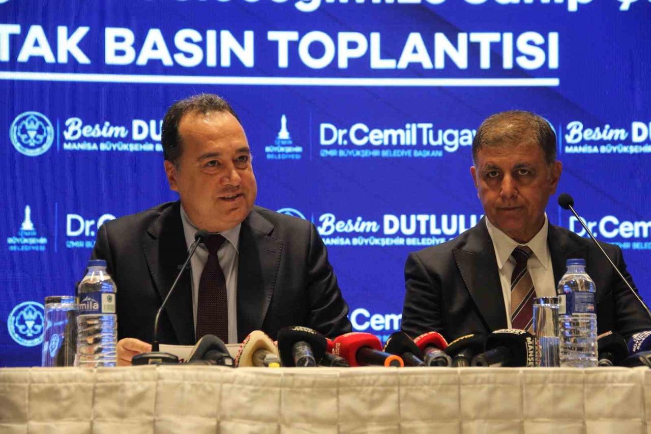 MANİSA BÜYÜKŞEHİR BELEDİYE BAŞKANI BESİM DUTLULU (SOLDA) VE İZMİR BÜYÜKŞEHİR BELEDİYE BAŞKANI DR....