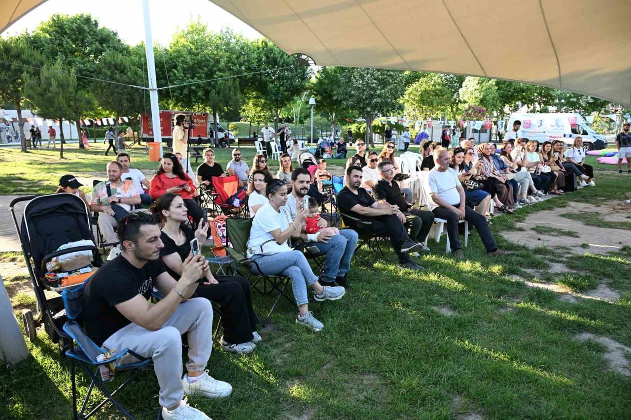 MANİSA BÜYÜKŞEHİR BELEDİYESİ, ÇEVRE BİLİNCİNİ ARTIRMAK VE GERİ DÖNÜŞÜM KÜLTÜRÜNÜ KÜÇÜK YAŞLARDA...