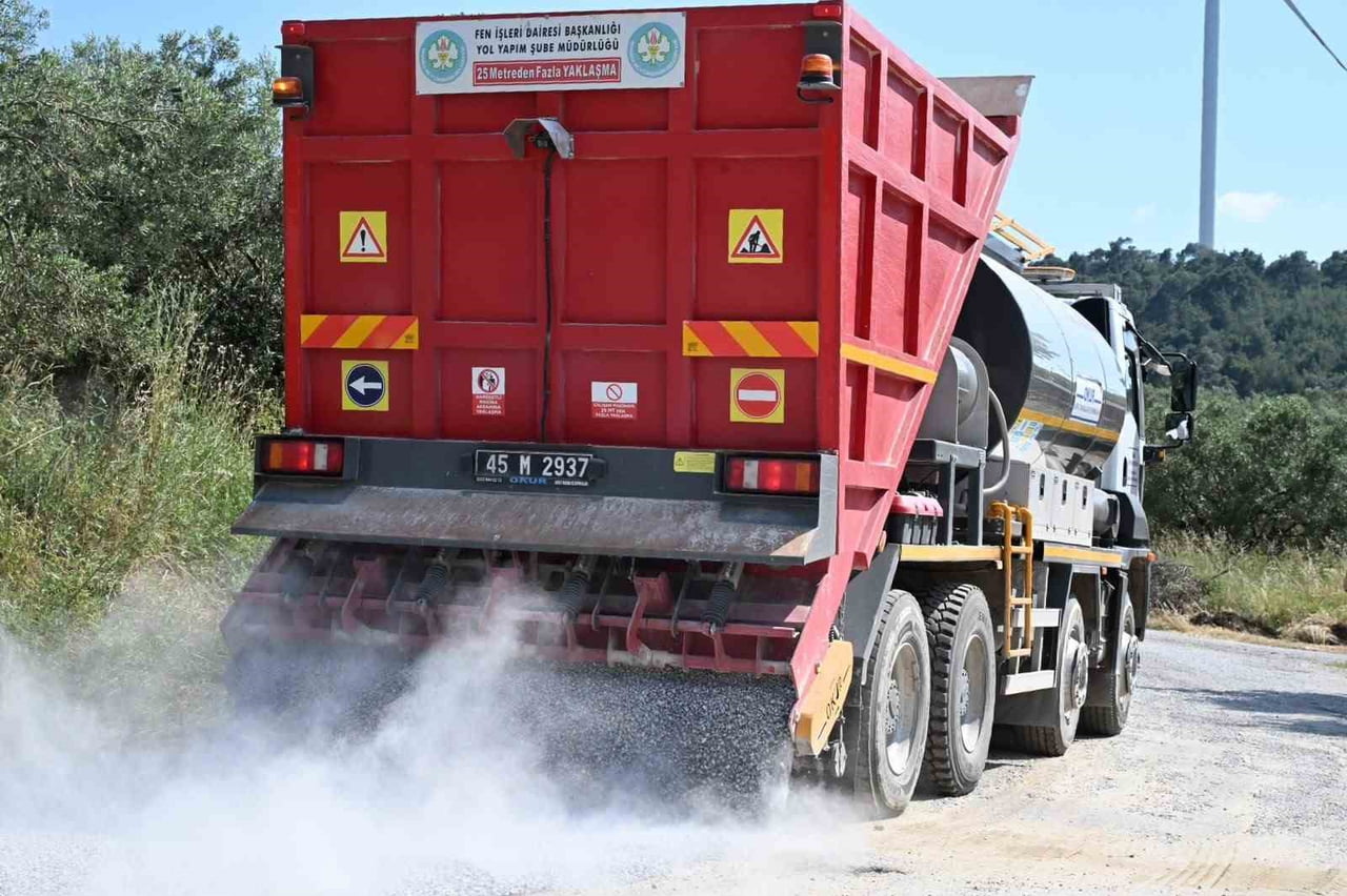 MANİSA BÜYÜKŞEHİR BELEDİYESİ, İL GENELİNDE SÜRDÜRDÜĞÜ YOL YAPIM VE BAKIM ÇALIŞMALARI KAPSAMINDA...