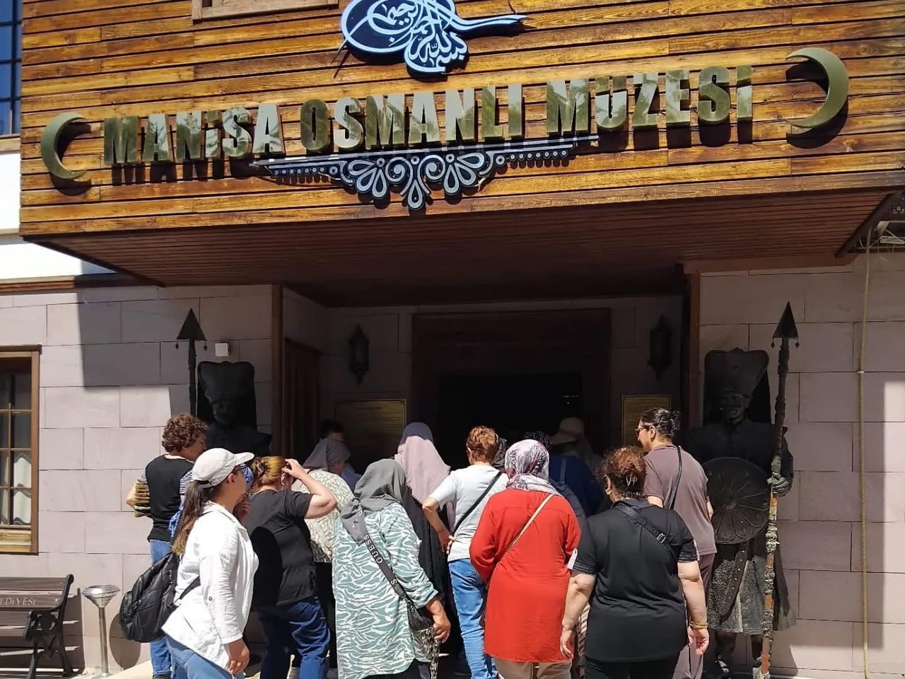 MANİSA BÜYÜKŞEHİR BELEDİYESİ İLE SARIGÖL BELEDİYESİ İŞ BİRLİĞİNDE DÜZENLENEN GEZİ PROGRAMINDA...