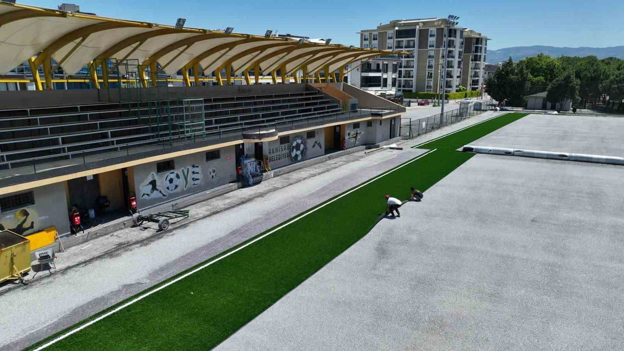 MANİSA BÜYÜKŞEHİR BELEDİYESİ, KENTİN SPOR ALTYAPISINI MODERNİZE ETMEK İÇİN 5 İLÇEYİ KAPSAYAN 90...