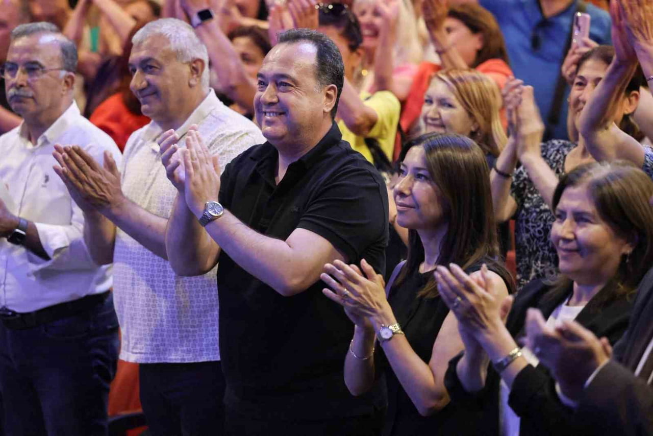 MANİSA BÜYÜKŞEHİR BELEDİYESİ TARAFINDAN DÜZENLENEN "ŞARKILARLA NAZIM HİKAYESİ" MÜZİKLİ ANLATI...