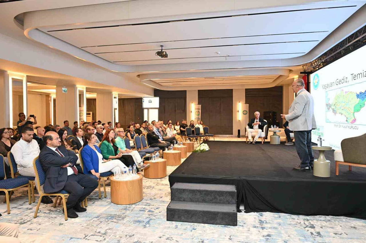 MANİSA’DA DÜZENLENEN TARZAN VE ÇEVRE GÜNLERİ KAPSAMINDA GERÇEKLEŞTİRİLEN PANEL VE SÖYLEŞİLERDE...