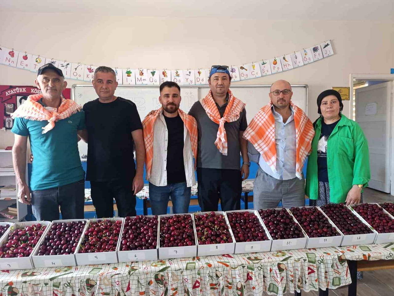 MANİSA’NIN GÖRDES İLÇESİNE BAĞLI BÖREZ MAHALLESİ’NDE DÜZENLENEN 4. KİRAZ FESTİVALİ VE KÖY HAYRI...