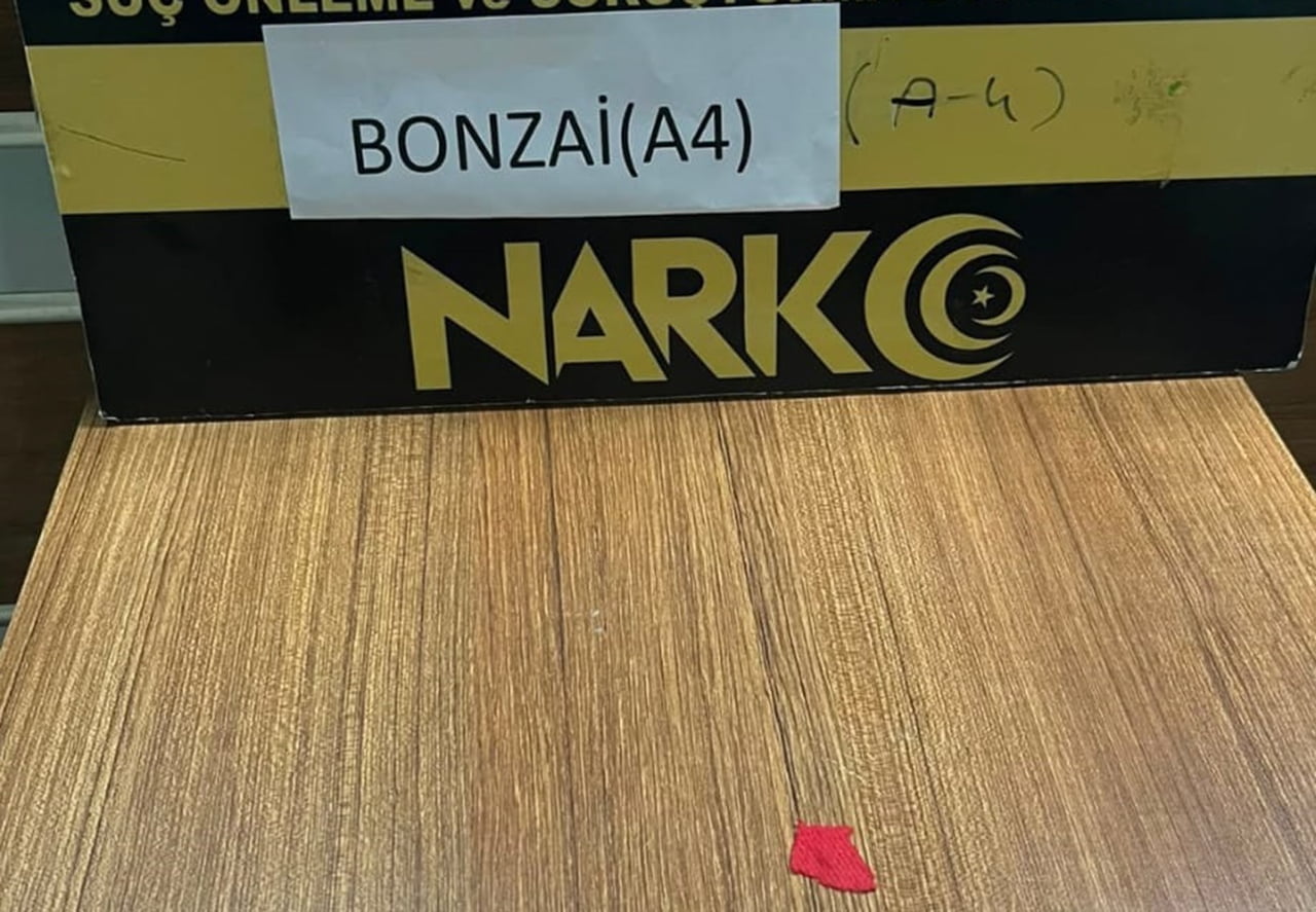 MANİSA’NIN KULA İLÇESİNDE İLÇE EMNİYET MÜDÜRLÜĞÜ EKİPLERİNCE UYUŞTURUCU VE ÇEŞİTLİ SUÇLARA YÖNELİK...