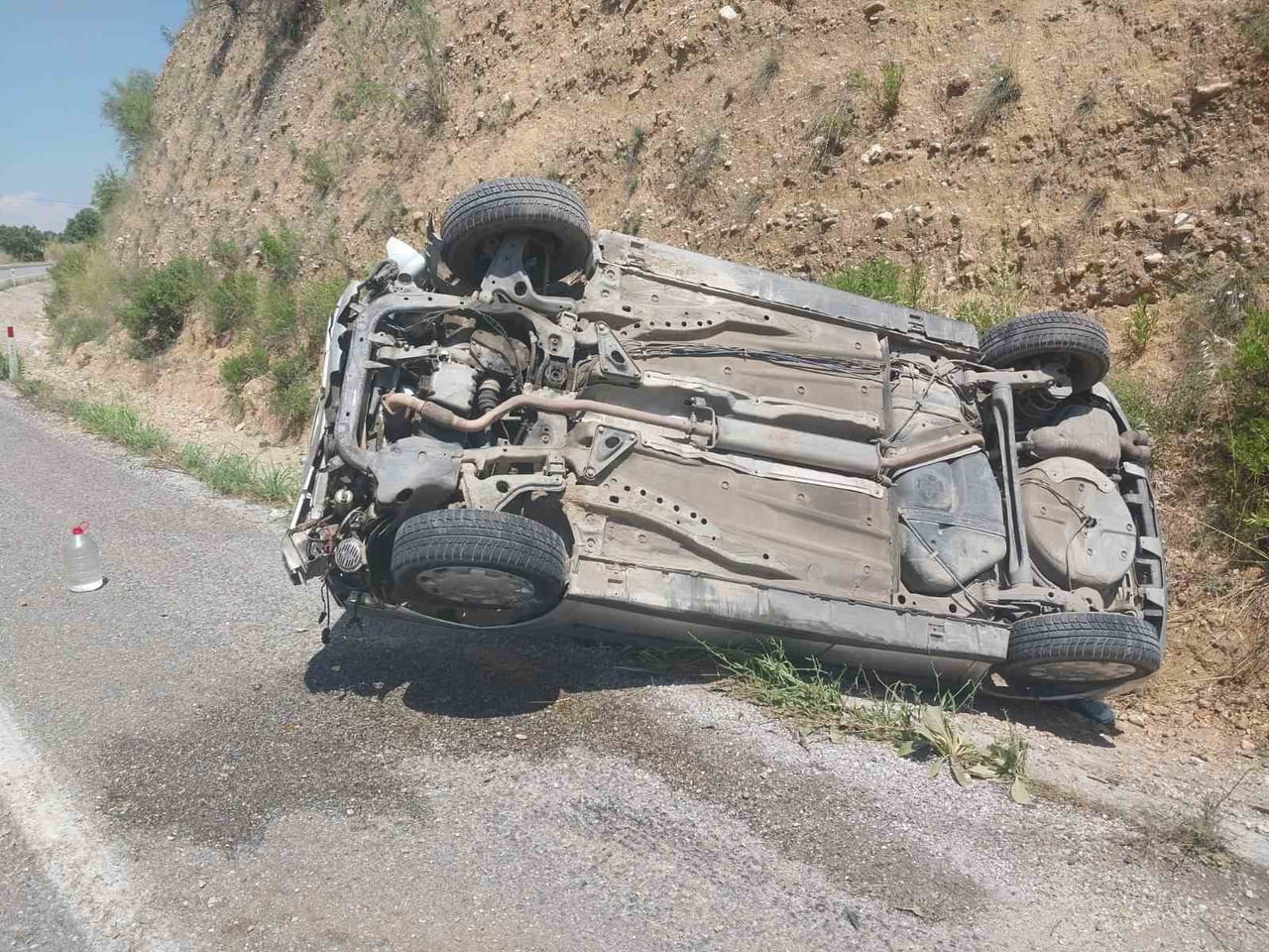 MANİSA’NIN SALİHLİ İLÇESAİNDE MEYDANA GELEN TRAFİK KAZASINDA, KONTROLDEN ÇIKARAK TAKLA ATAN...