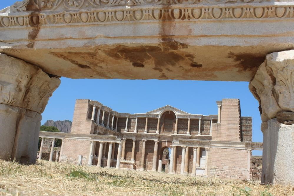 MANİSA’NIN SALİHLİ İLÇESİNDE BULUNAN VE DÜNYANIN ÖNEMLİ ARKEOLOJİK ALANLARI ARASINDA YER ALAN...